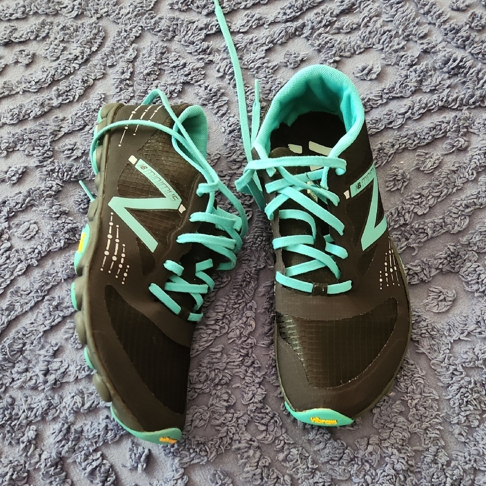 New Balance Women's Black and Blue Running Shoes Almost New